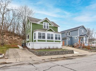 106 Clinton Ave, Grand Haven, MI 49417