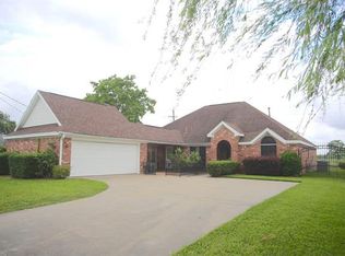 3031 Saba Ln, Port Neches, TX 77651