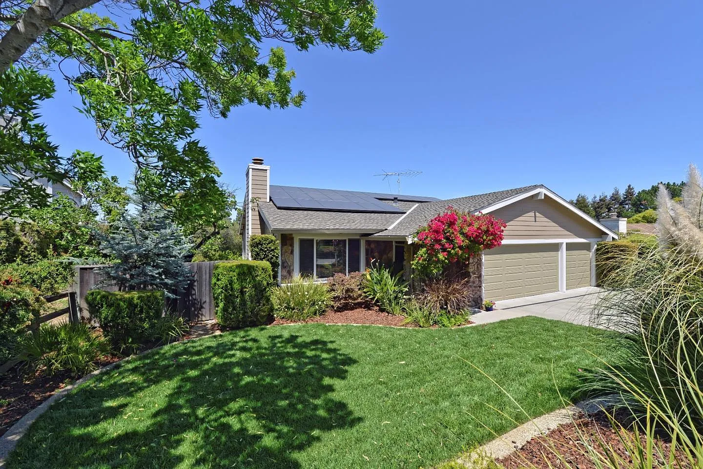 10406 Avenida Ln photo 1