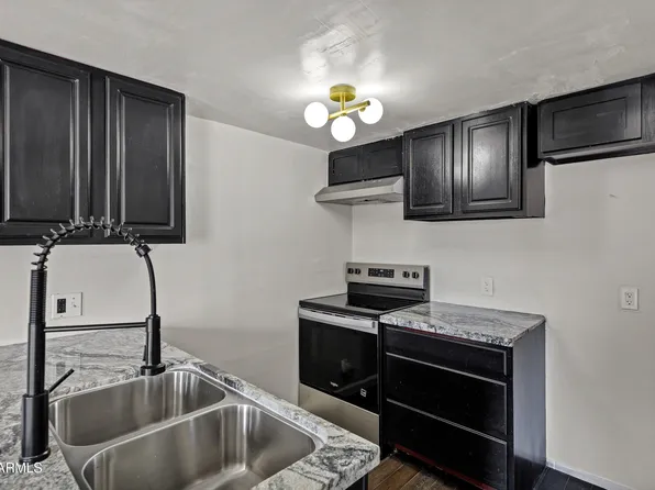 5220 W LYNWOOD Street, Phoenix, AZ 85043