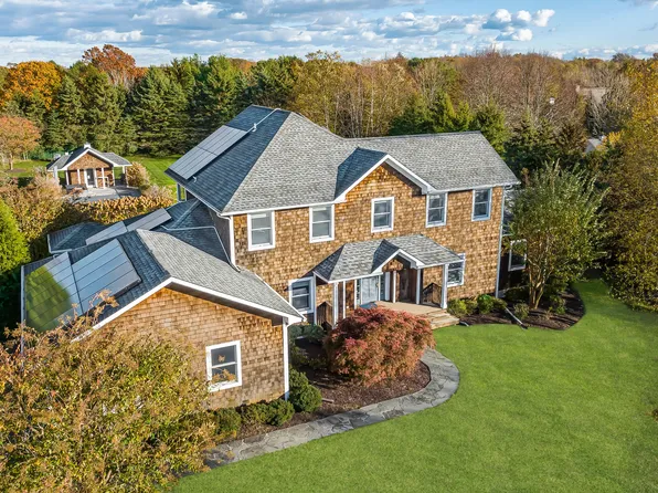 450 Sterling Woods Ln, Southold, NY 11971