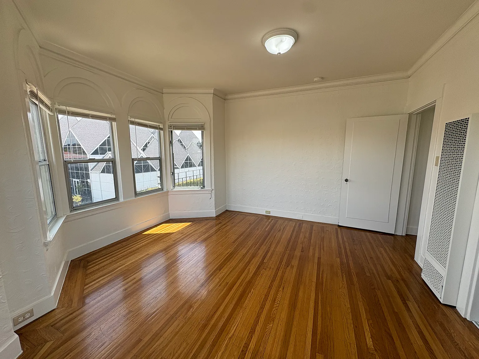 Studio, 450 sqft, $3,495 — Photo 3