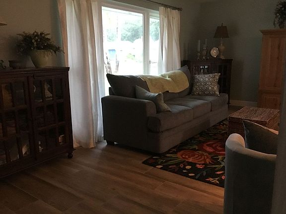 4th image of 901 Leeward Way