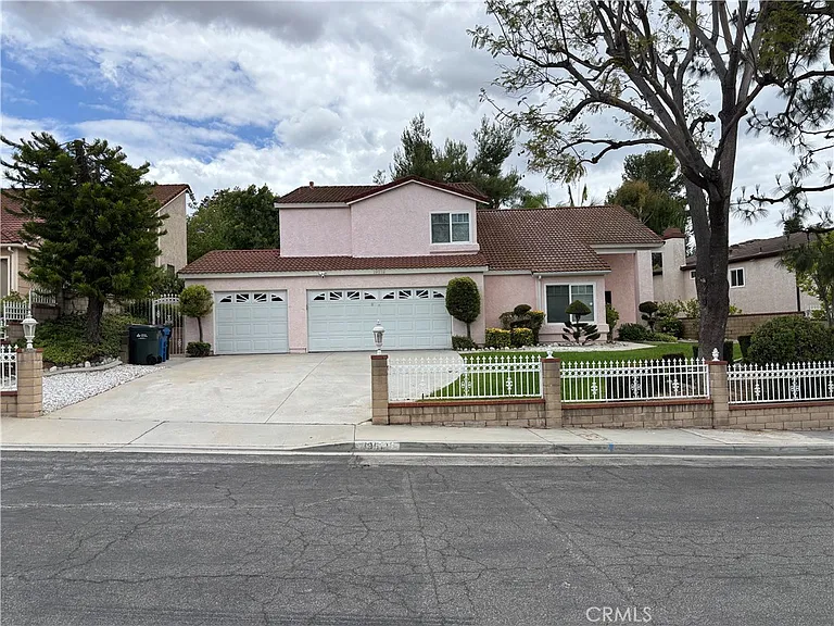 19512 Greenwillow Ln — Photo 2