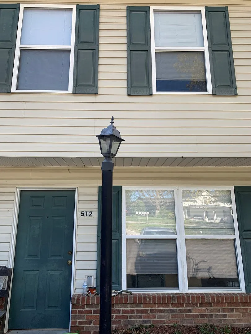 3 Bedroom 2.5 Bath Townhouse — Photo 1