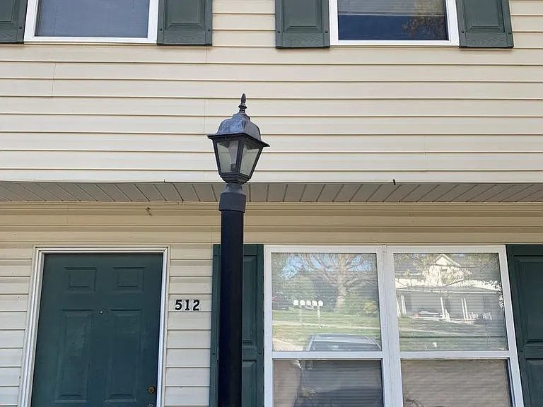 512 Craig St — Photo 1