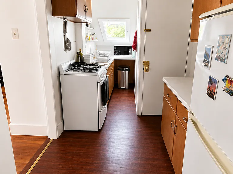 343 Harvard St #3 — Photo 5
