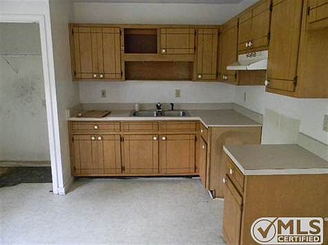 2nd image of 918 Kendall Dr #4