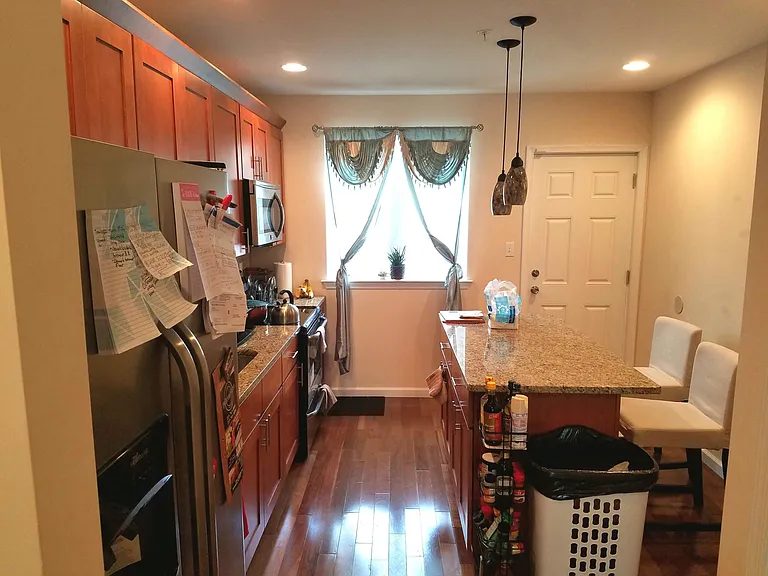 1735 Cambridge St — Photo 12