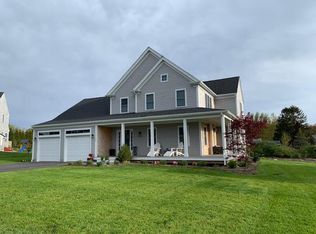 122 Windrock Cir, Portsmouth, RI 02871