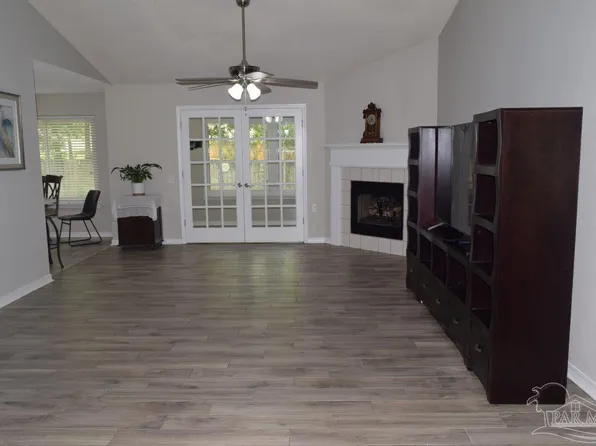5537 Shadow Grove Blvd, Pensacola, FL 32526