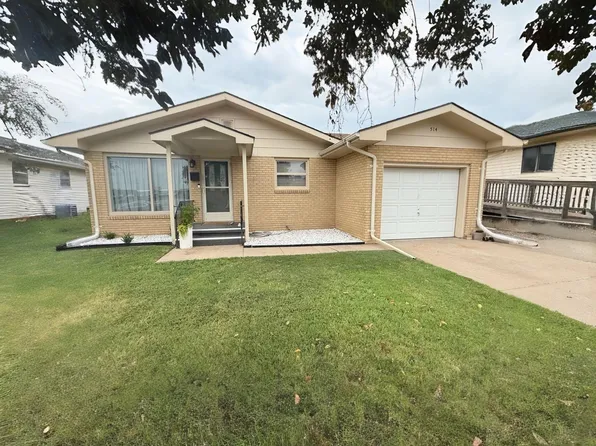 514 E 18th St, Hays, KS 67601