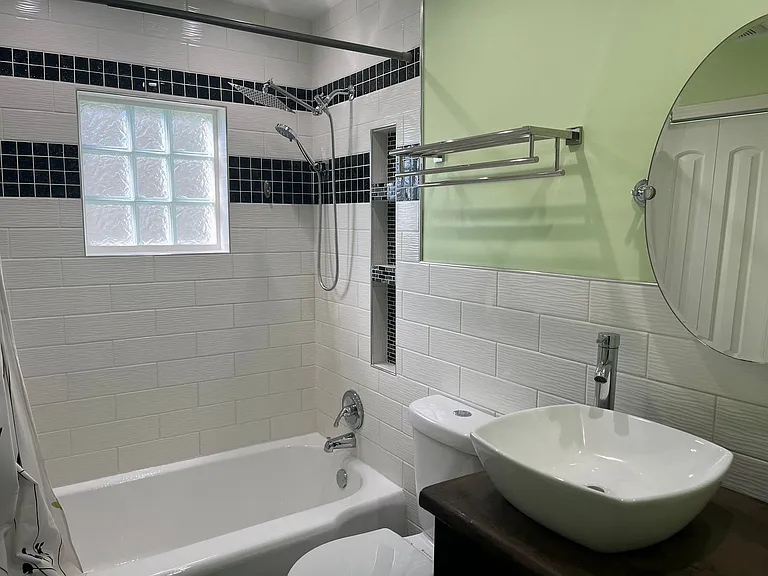 220 S Chestnut St — Photo 6