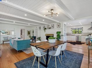 7001 Thornhill Dr, Oakland, CA 94611