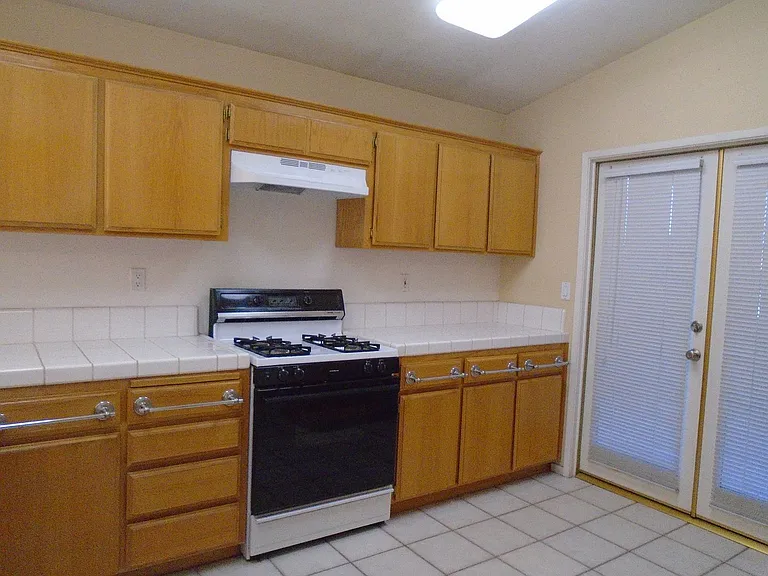 5319 Silvergate St — Photo 7