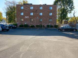 305 Riverside Ave APT 41, Medford, MA 02155