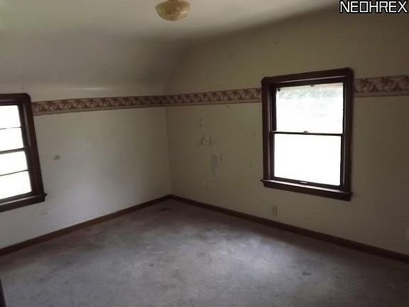 4th image of 12501 Astor Ave