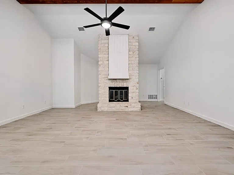 1714 Kimmerling Ln — Photo 5