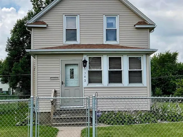 1342 10th Ave, East Moline, IL 61244