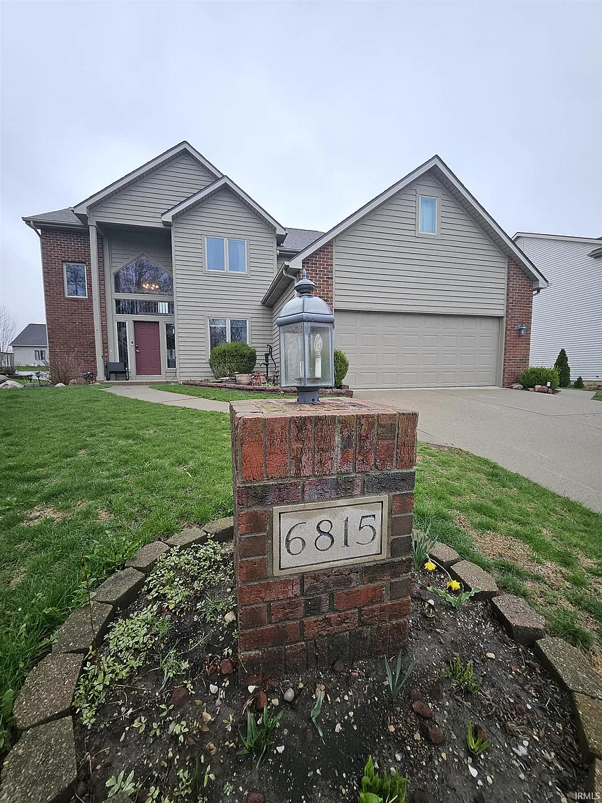 6815 Mapleton Dr photo 1