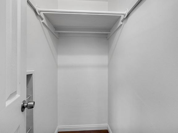 Walk in closet
