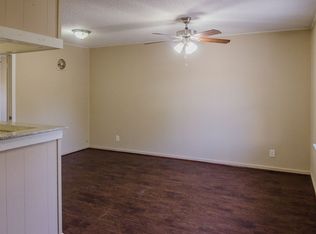 146 S Main St APT 50, Clute, TX 77531