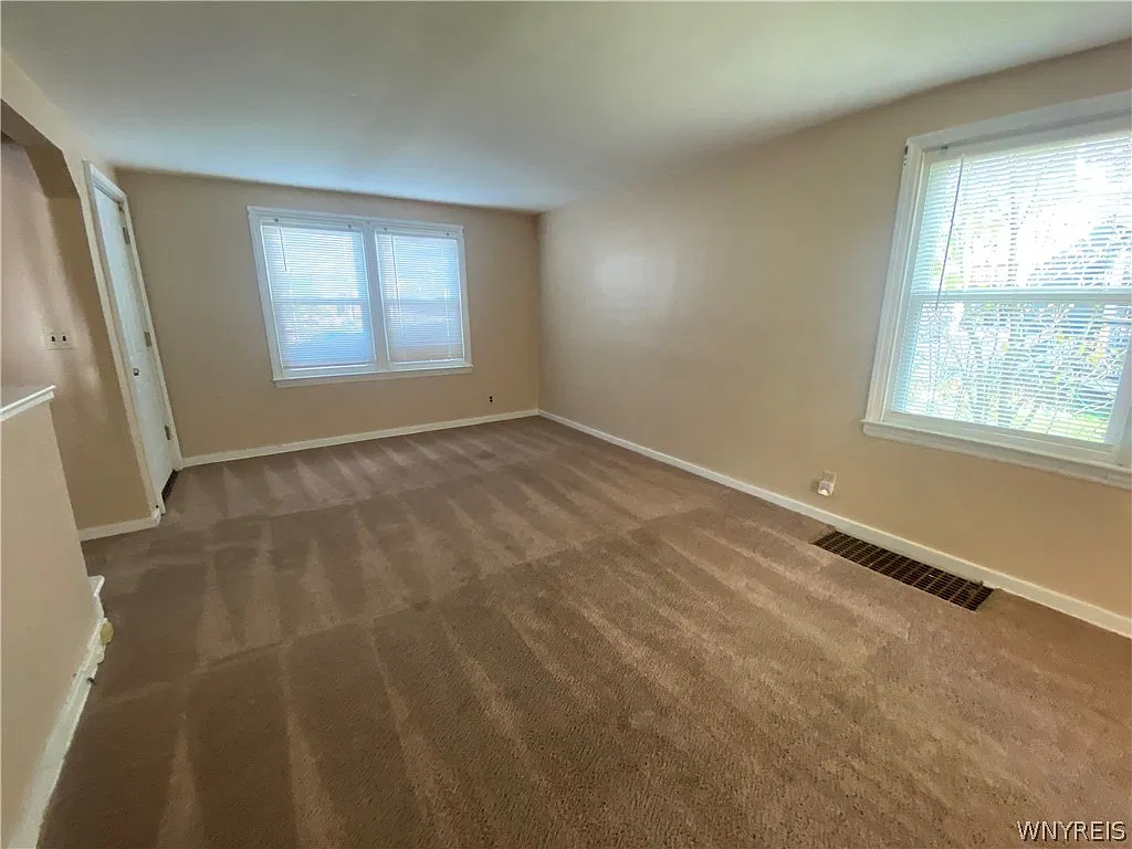 2 bed, 1.0 bath, 896 sqft, $1,150 — Photo 3