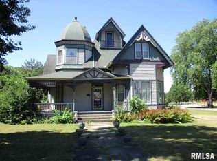 813 Main St, Henry, IL 61537