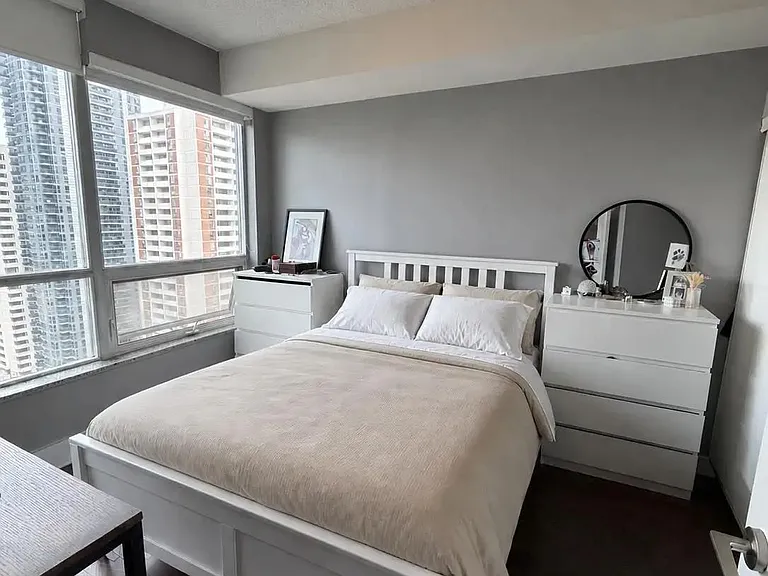 500 Sherbourne St #2012 — Photo 4