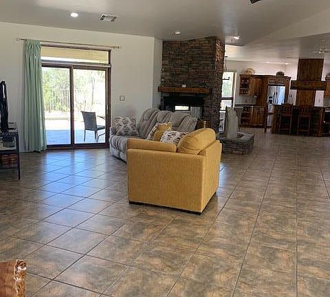 3rd image of 4 Mount Olympus Rd