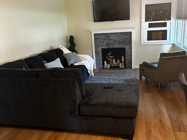 220 Fair St — Photo 3