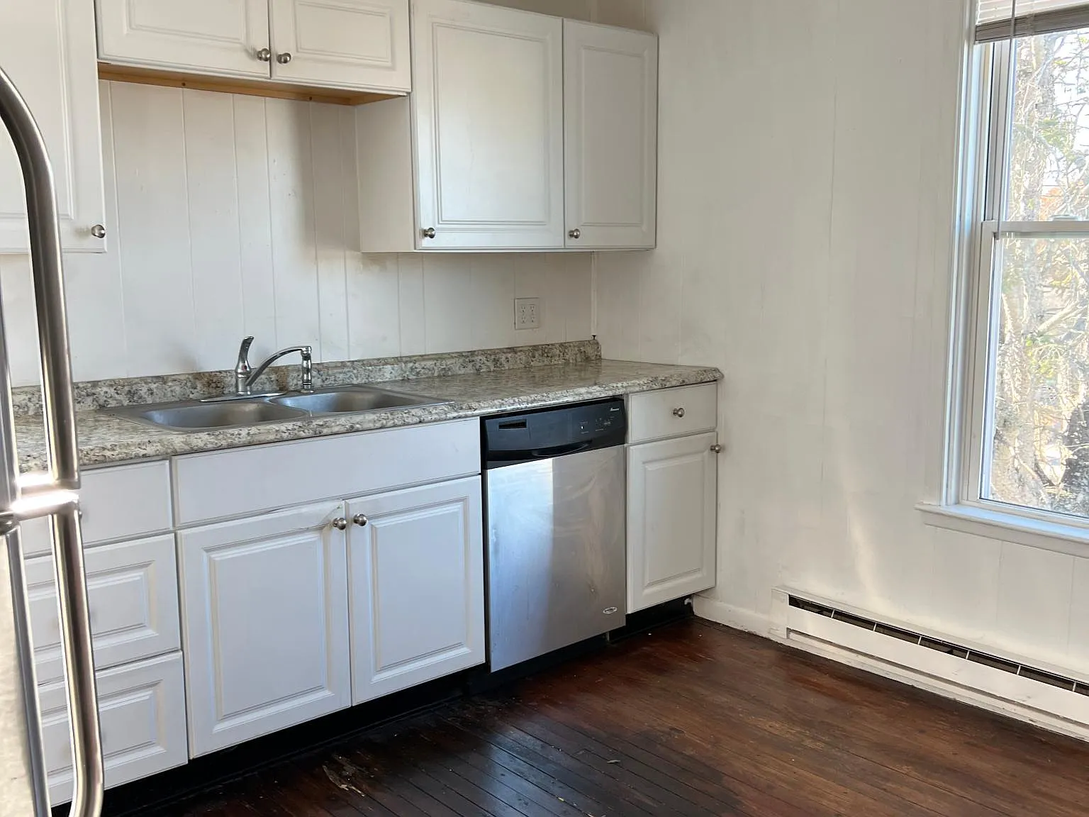 9 Newton Ave — Photo 2
