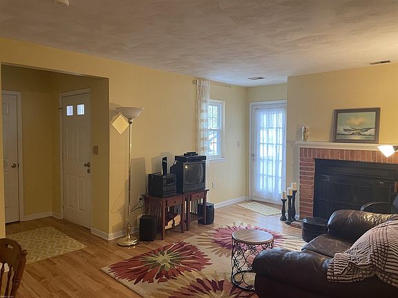 3rd image of 304 Chowning Pl #304