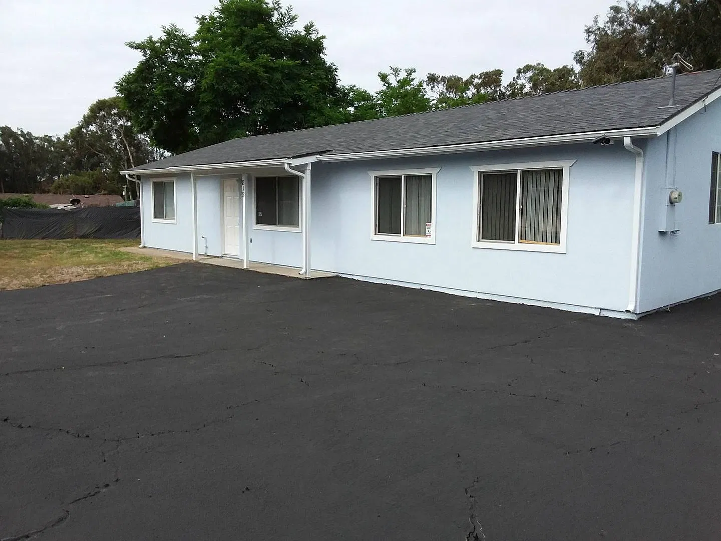812 Los Reyes — Photo 1