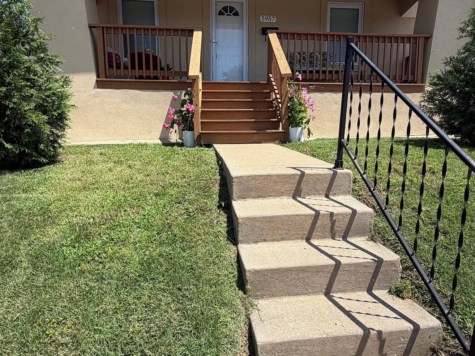 2 bed, 952 sqft, $2,750 — Photo 1
