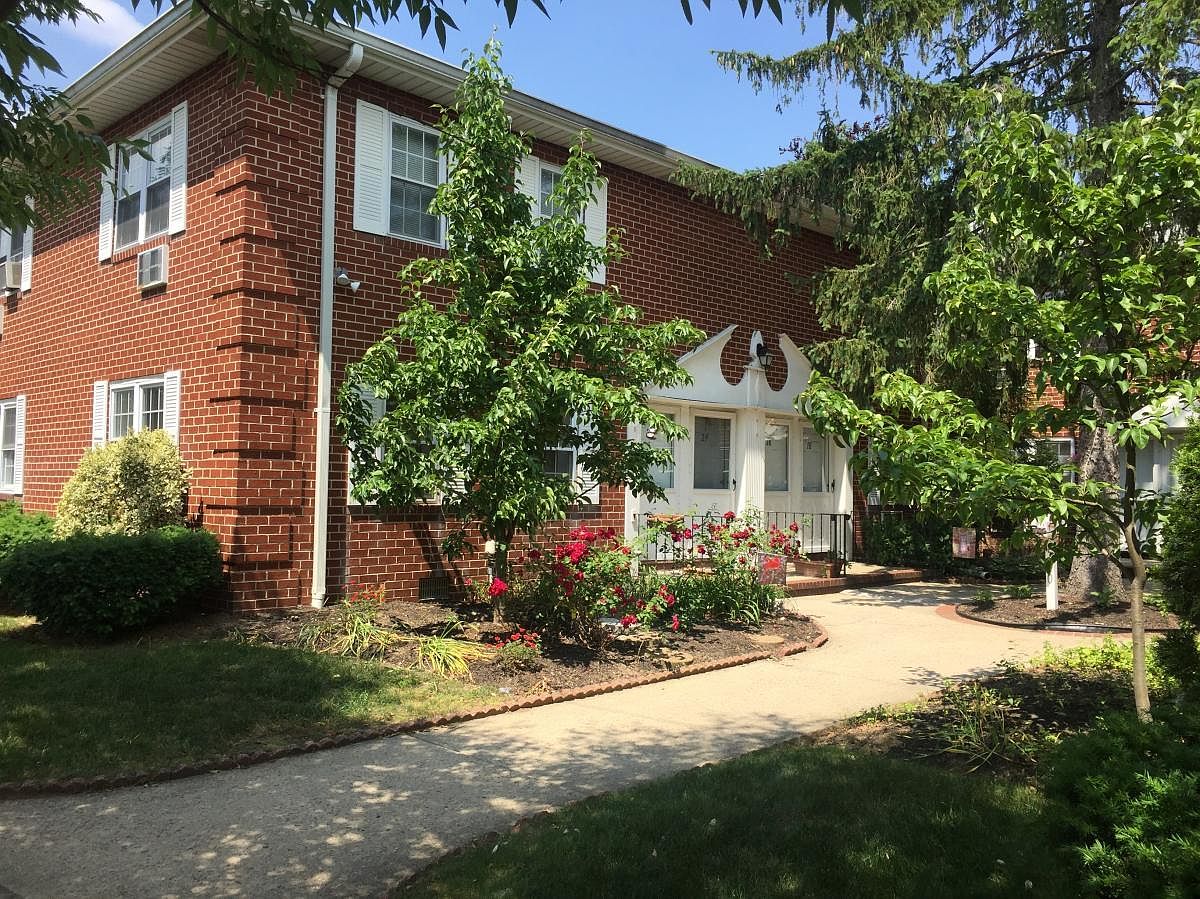 560 Lakeville Rd, New Hyde Park, NY 11040 Zillow