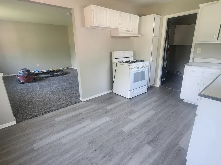 424 Third — Photo 3