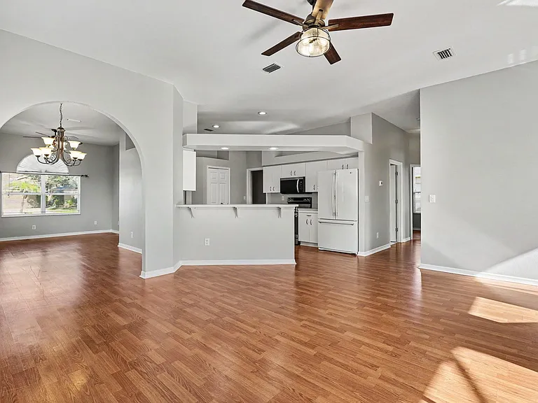 8056 Bracken Ln — Photo 8