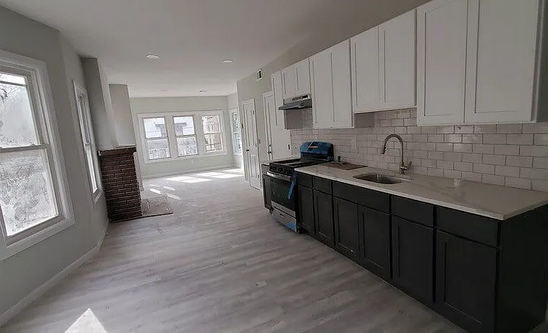 137 Shepard Ave #B — Photo 4