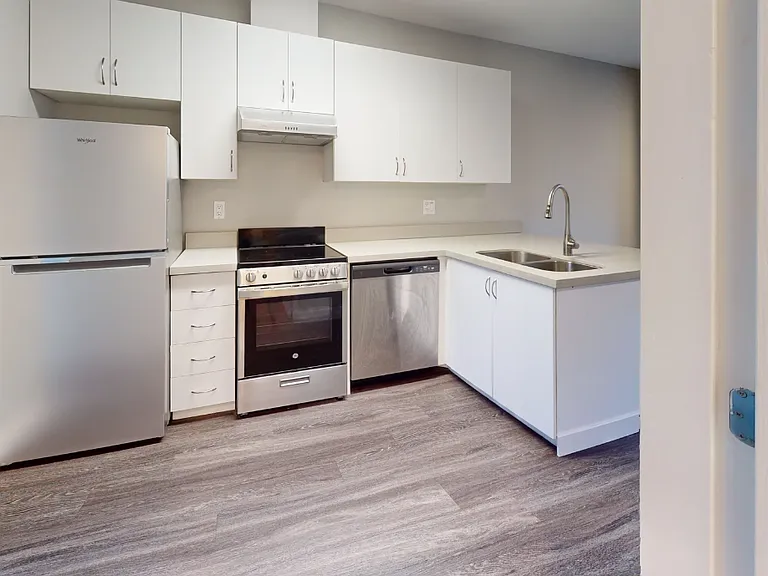 1028 Alberni St #406 — Photo 7