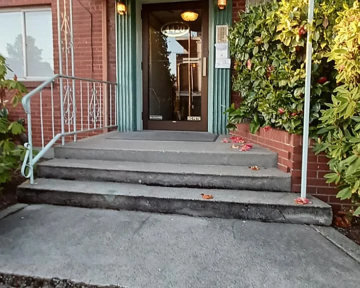 4420 SW Admiral Way #203 — Photo 3