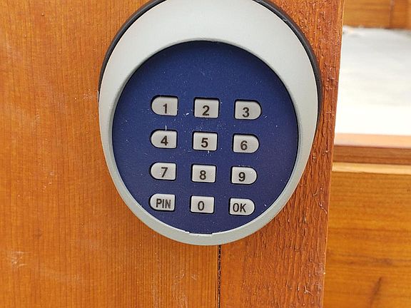 5th image of 2818 Beacon St