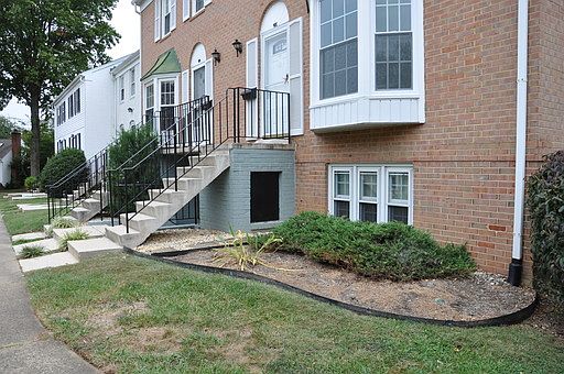 4th image of 90A Leeds Ct
