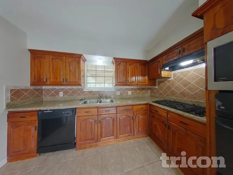7902 Battlepine Dr — Photo 15
