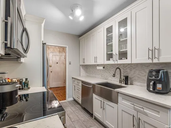 162-21 Powells Cove Boulevard #1E, Beechhurst, NY 11357