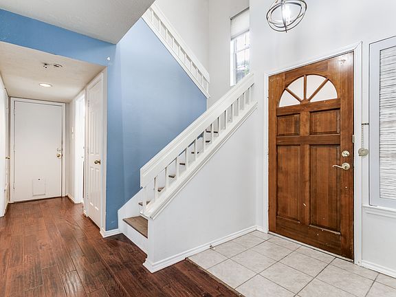 3rd image of 9416 Penny Ln