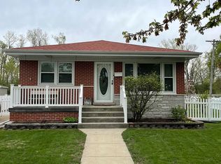 5941 W 99th St, Oak Lawn, IL 60453