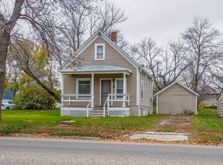 203 7th Ave SE, Jamestown, ND 58401