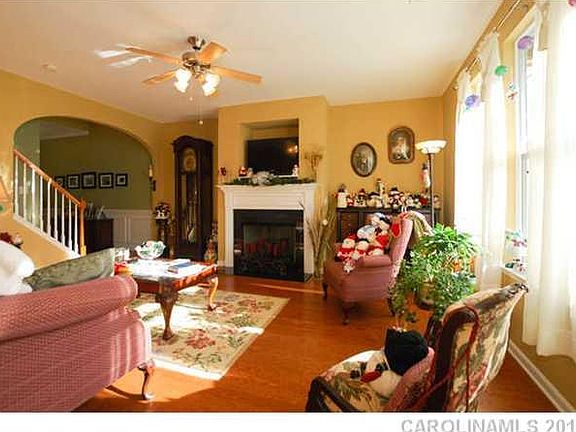 2nd image of 1147 Crown Vista Dr #109