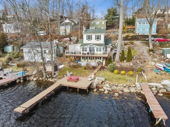 19 Meteor Trl, Byram, NJ 07821